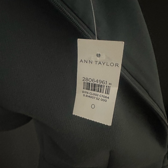 NWT Ann Taylor Gray Sheath Dress with Square Neckline *Very Flattering* - Picture 5 of 7
